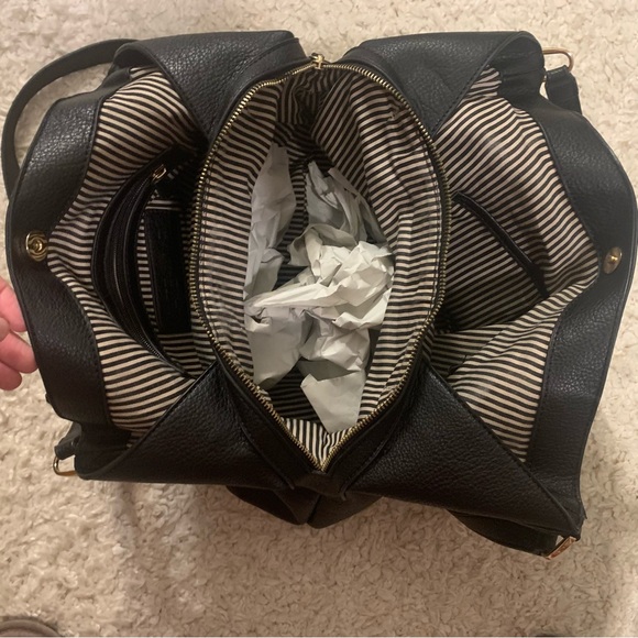 Kate and Mel vegan leather hobo-style black purse/handbag - Picture 8 of 11